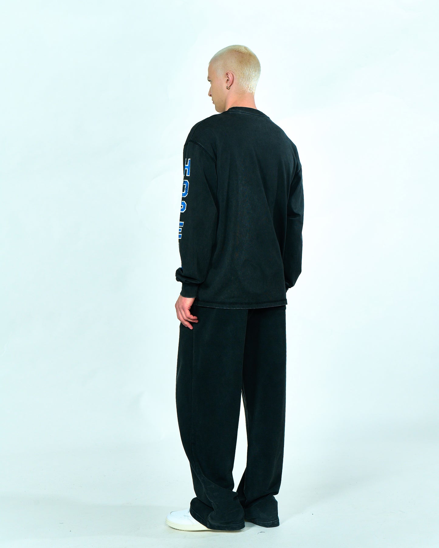 HOPEIUM VARSITY TEE L/S | Washed grey