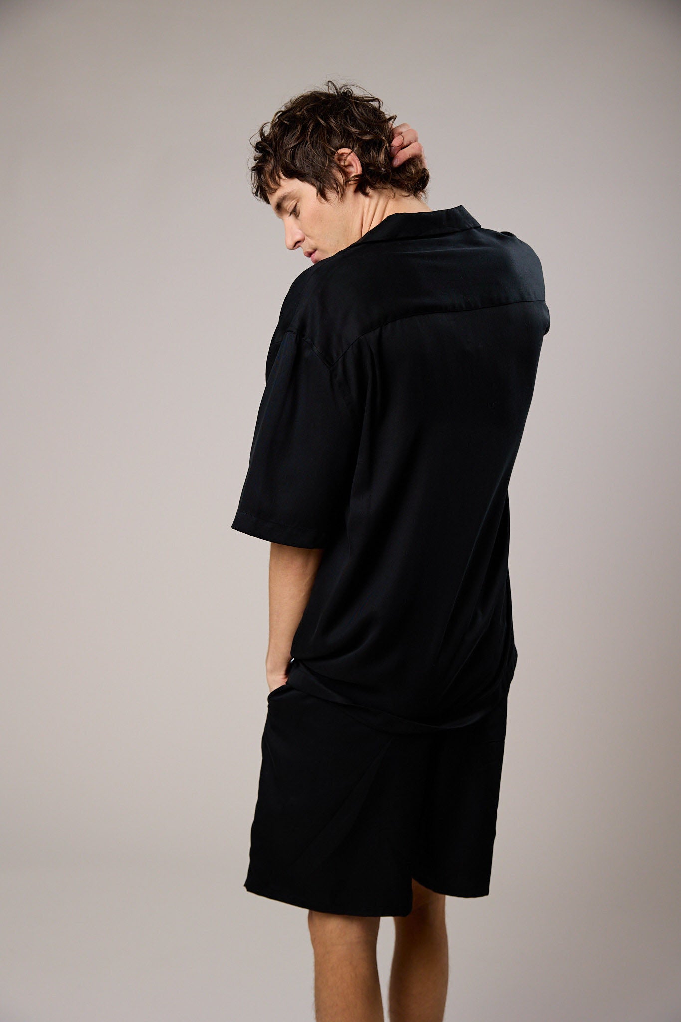 SHORTSLEEVE SHIRT LYOCELL | Black