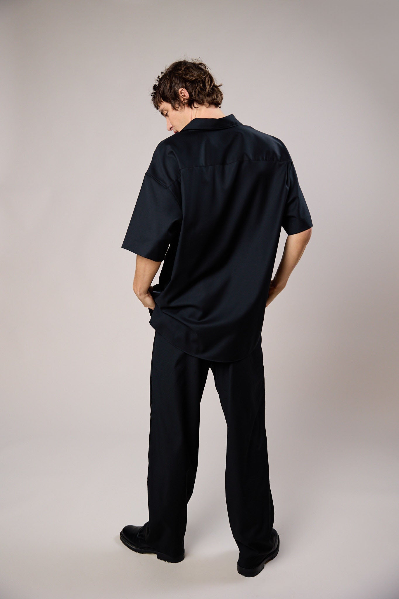 SHORTSLEEVE SHIRT WOOL | Black