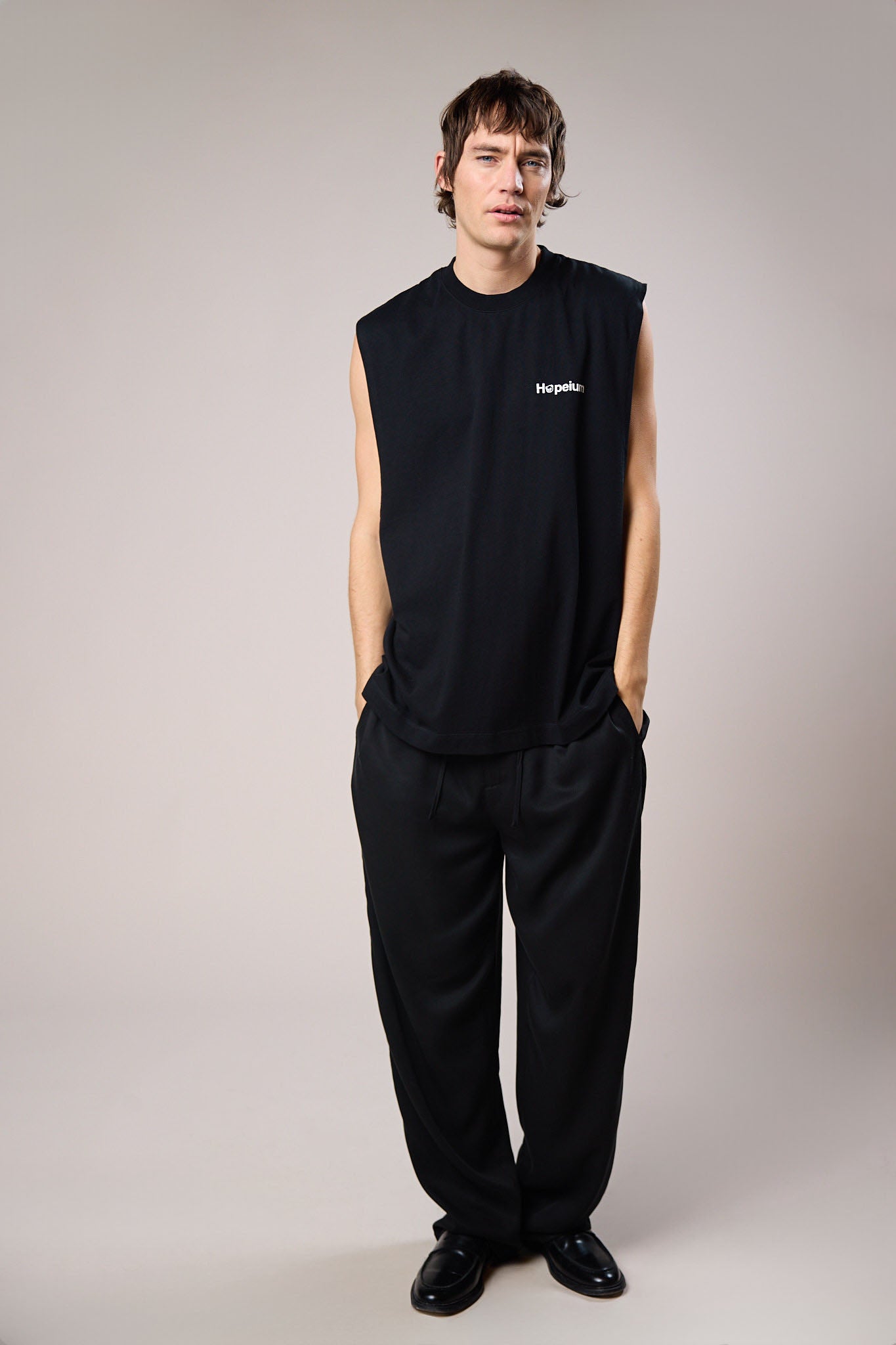 SLEEVELESS T SHIRT | Black