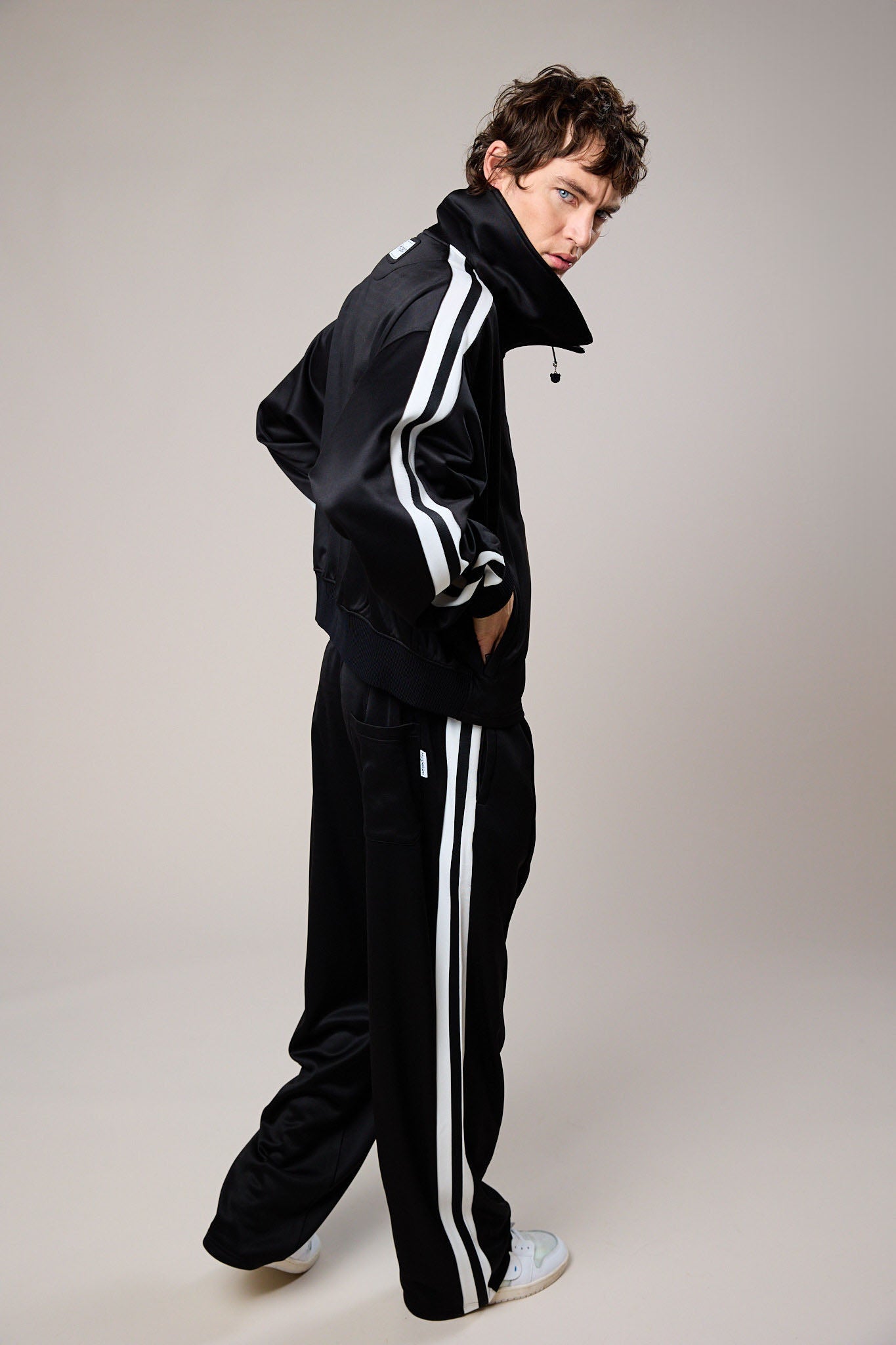 TRACK JACKET | Black