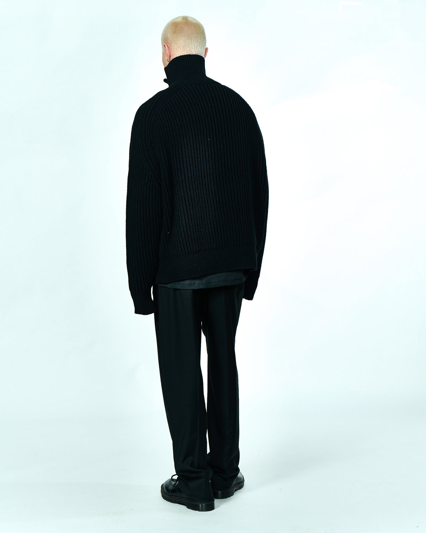 TURTLE NECK KNIT WITH ZIP | Black