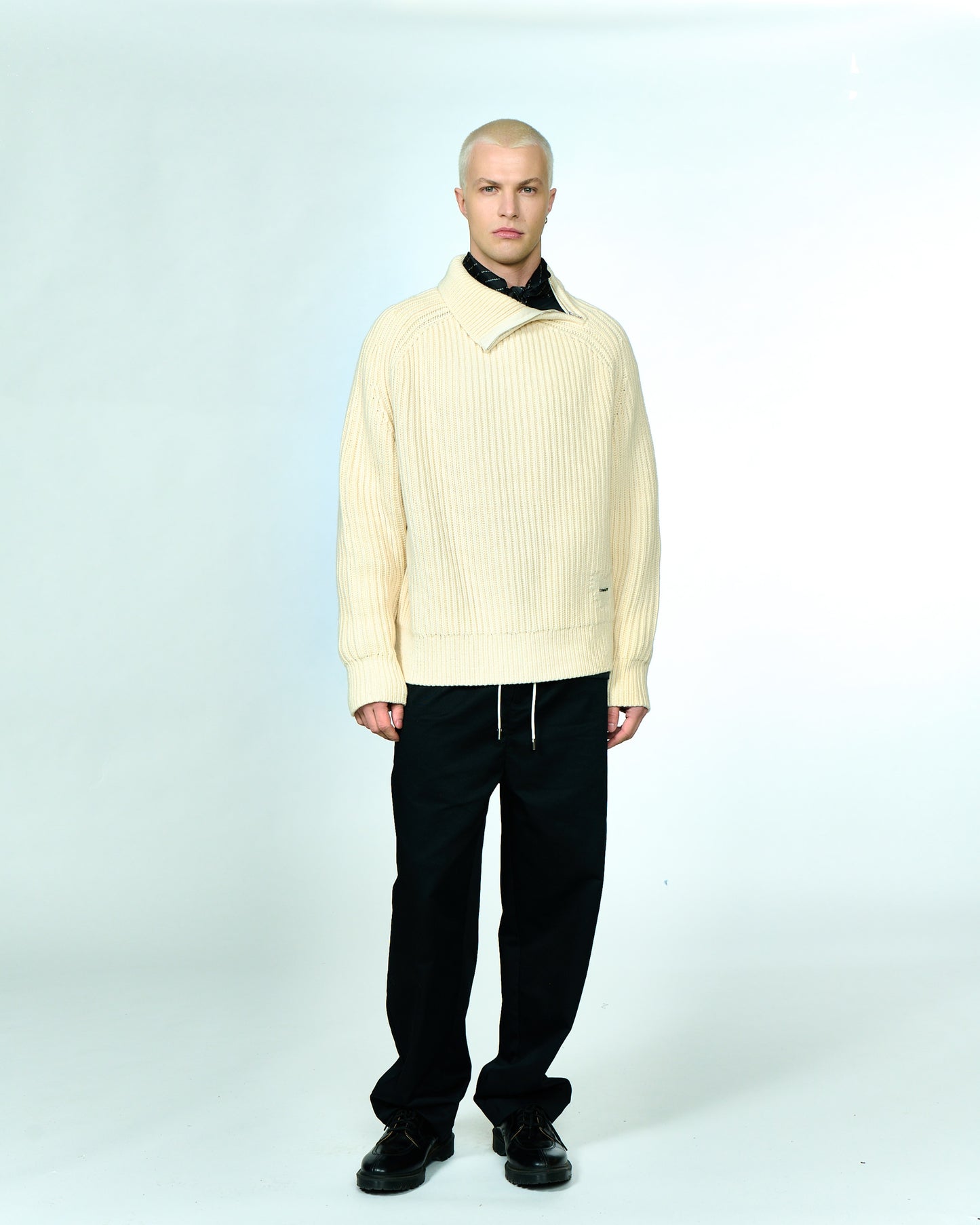 TURTLE NECK KNIT WITH ZIP | Dune